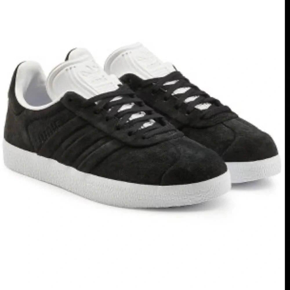 Adidas gazelle stitch and Turn black suede men’s 8 NWT